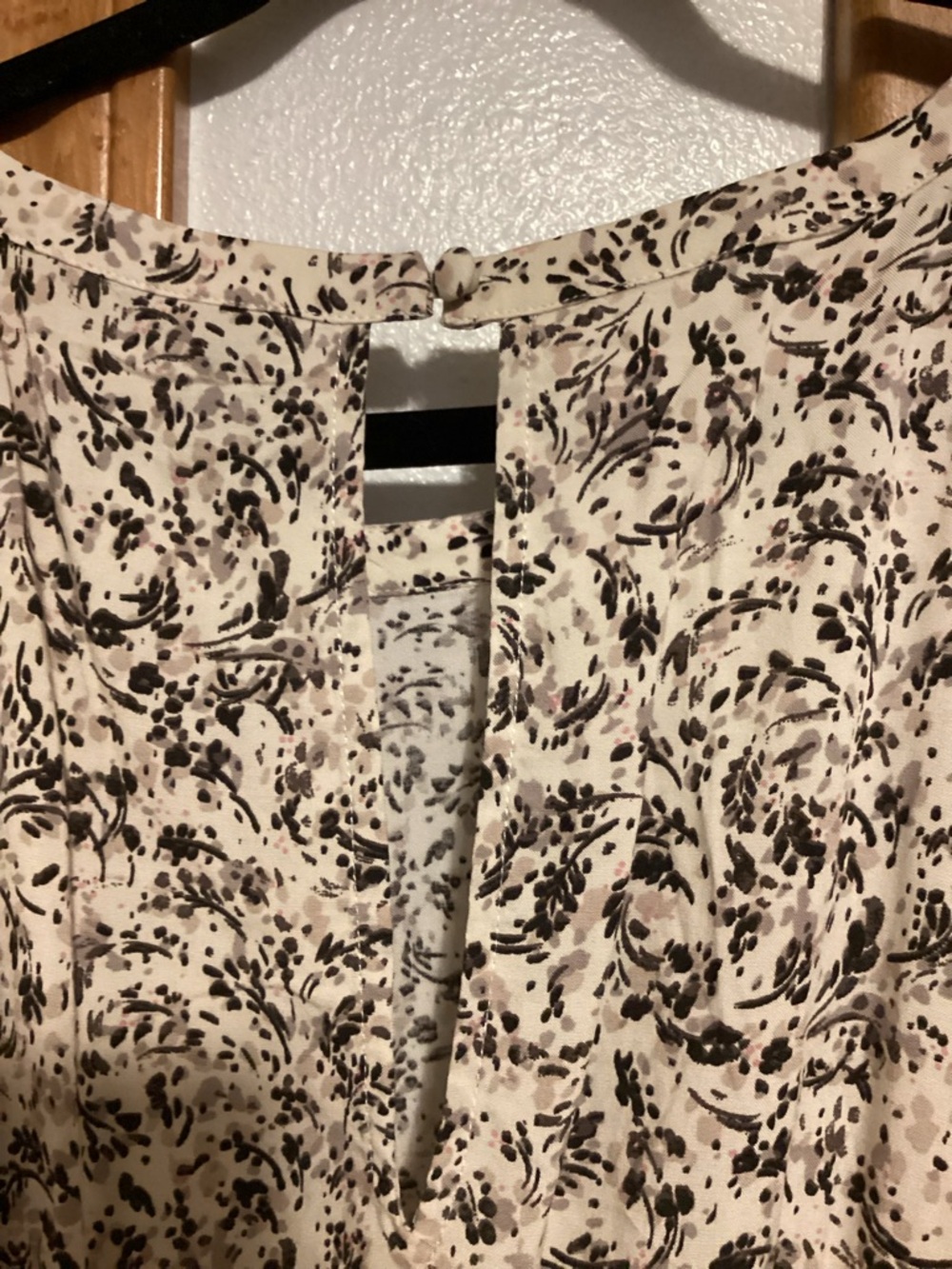 torrid Cream and Black Floral Halter style Maxi Dress, size 1 (14/16) NWT - Picture 6 of 10